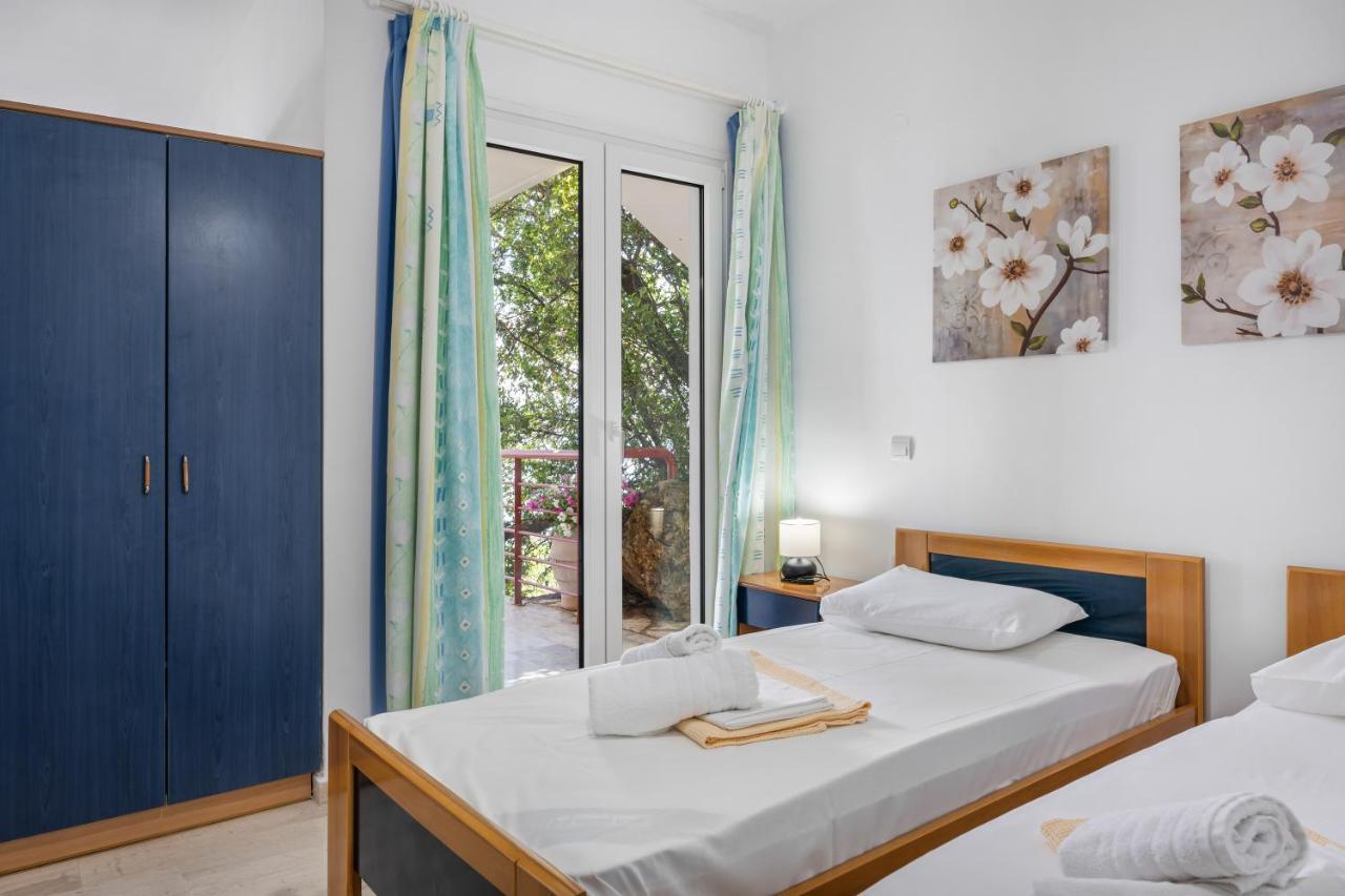 Miranda Resort Nikiana Bagian luar foto